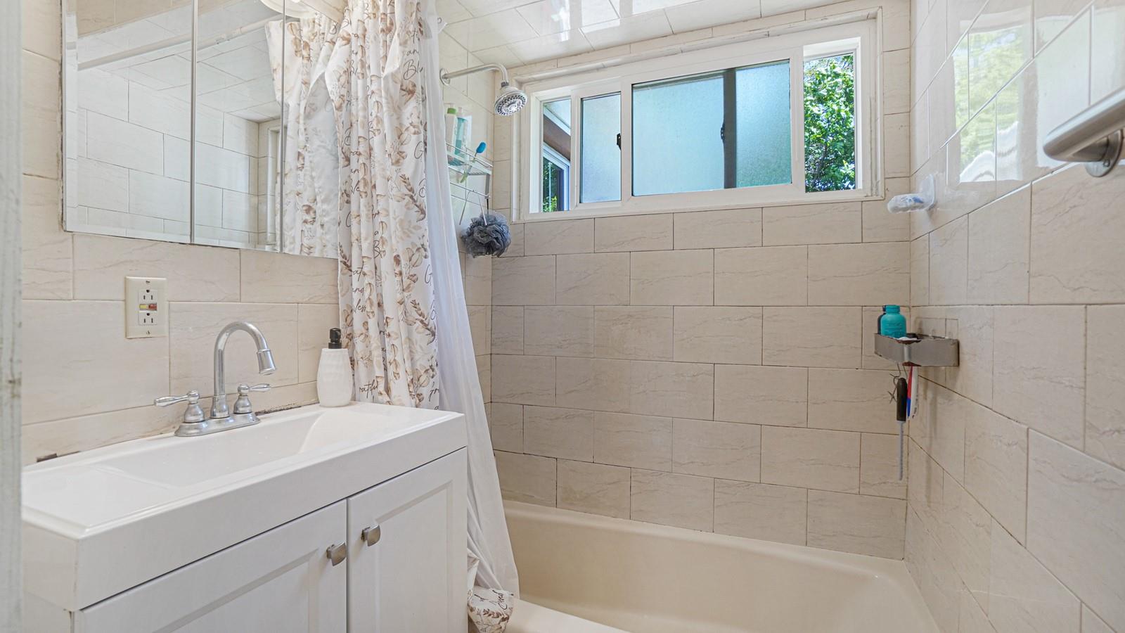871 Val Park Avenue, Valley Stream, New York image 17