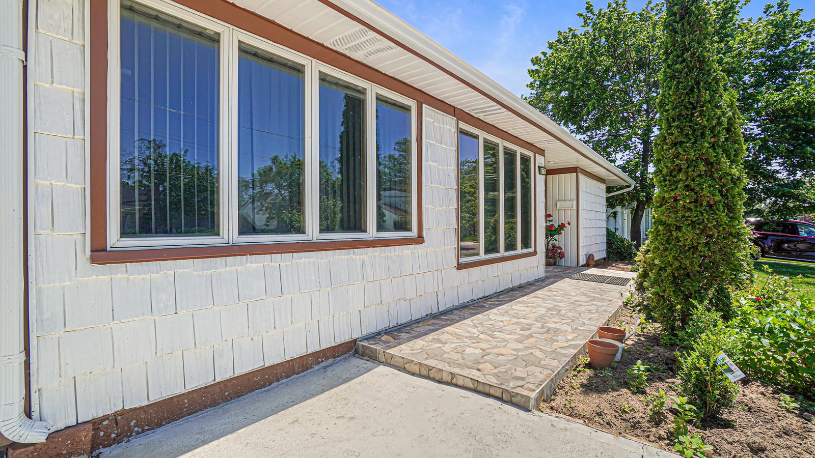 871 Val Park Avenue, Valley Stream, New York image 3