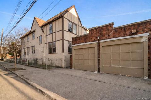 Multifamily For Sale - 88-02 88th Street<br/> Woodhaven, NY 11421