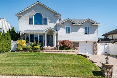 Homes For Sale - 3235 Ilene Lane<br/> Levittown, NY 11756