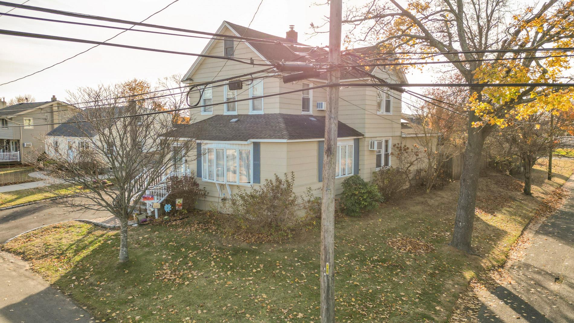 651 Madison Avenue, Lindenhurst, New York image 1