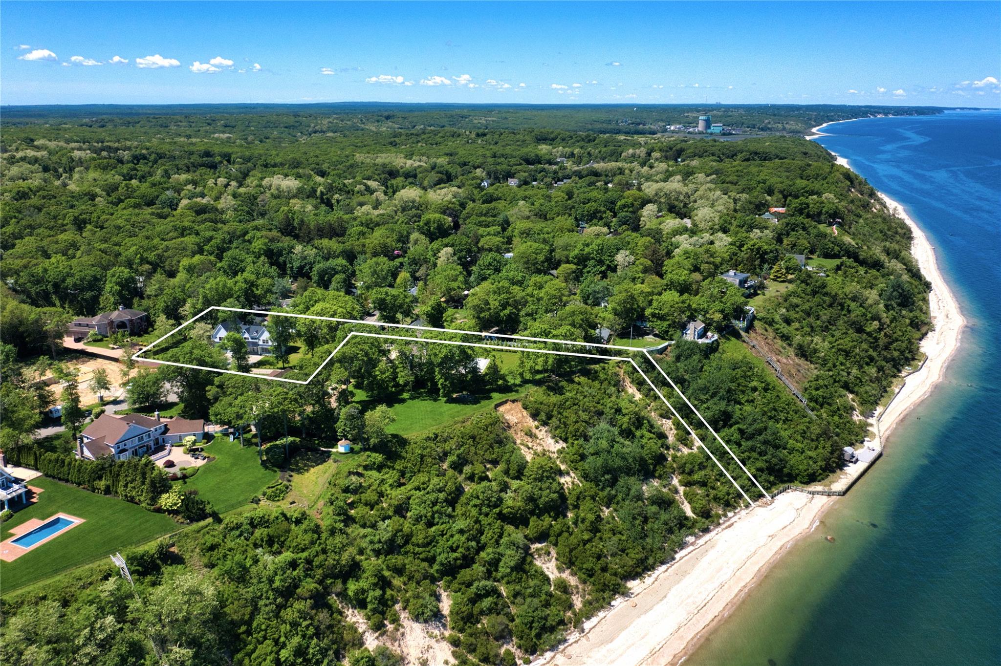 110 Crescent Court, Wading River, New York image 2
