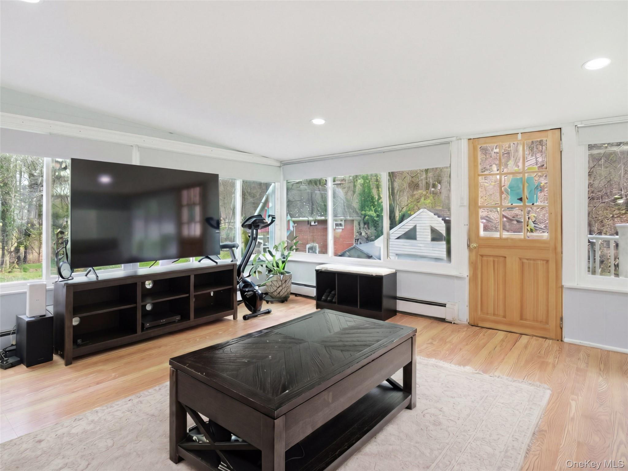 168 W Hartsdale Avenue