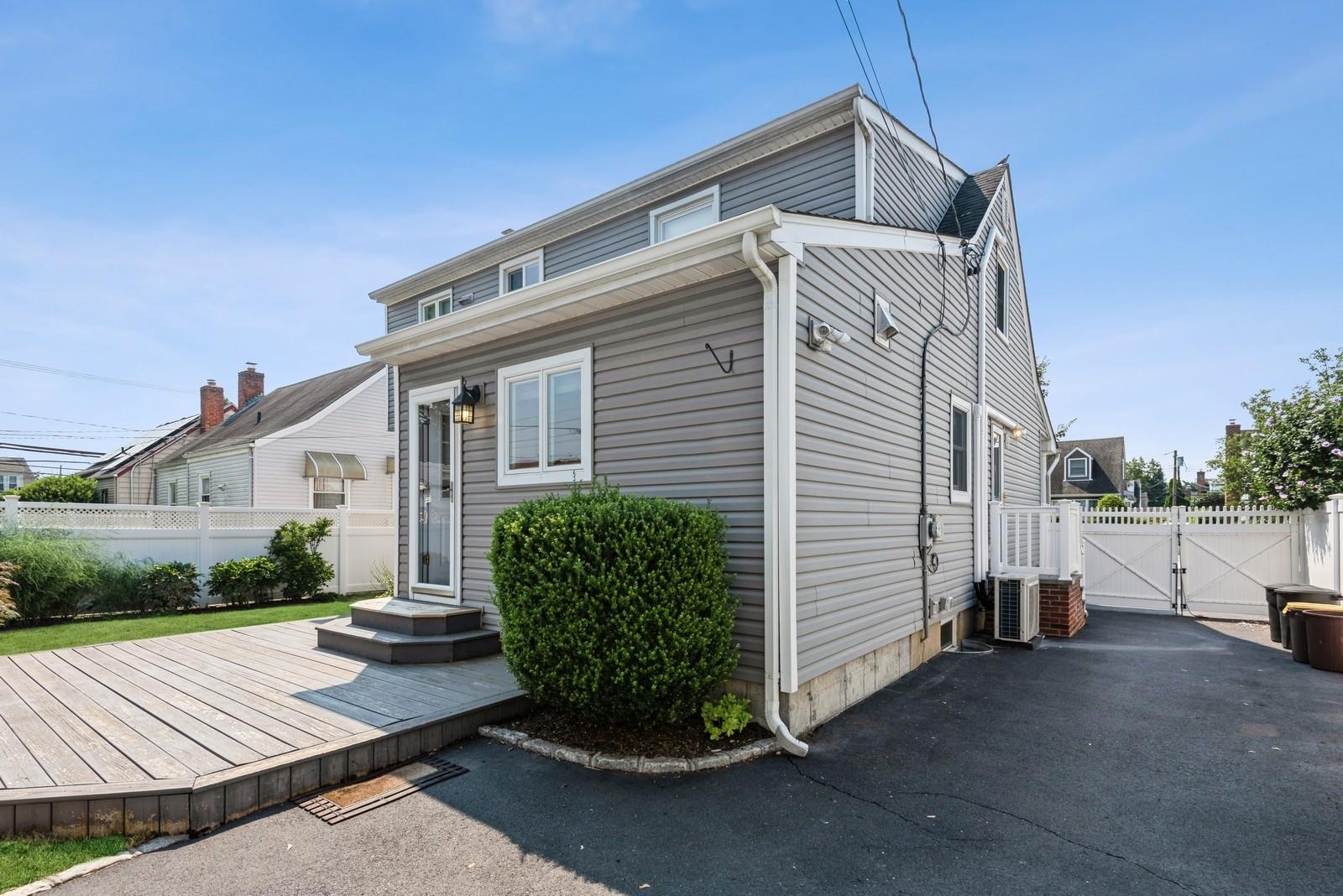 6 Arnold Street