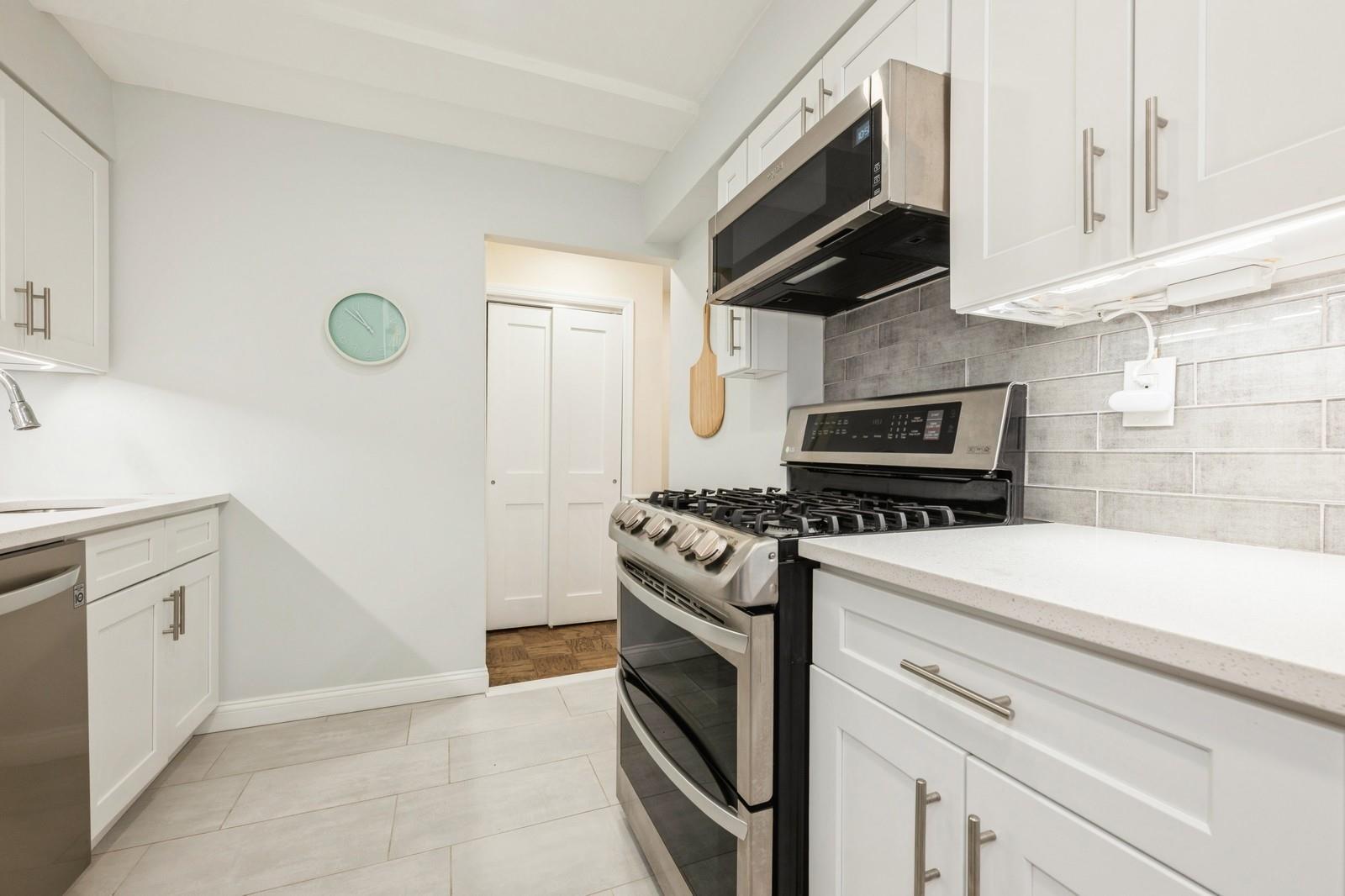157 Hempstead Avenue #B2, Lynbrook, New York image 11