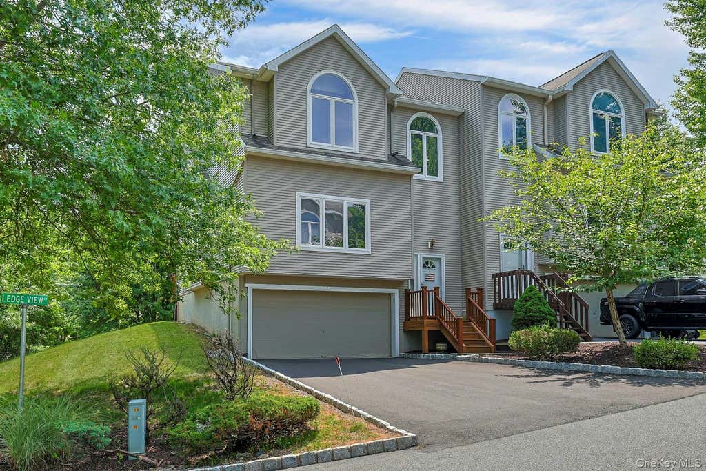 Photo of 1 Ledger View Court, Highland Mills, NY 10930 (MLS # 1027087)
