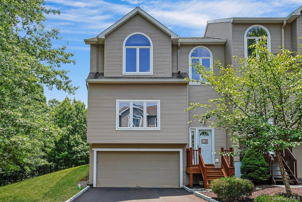 Photo of 1 Ledger View Court, Highland Mills, NY 10930 (MLS # 1027087)