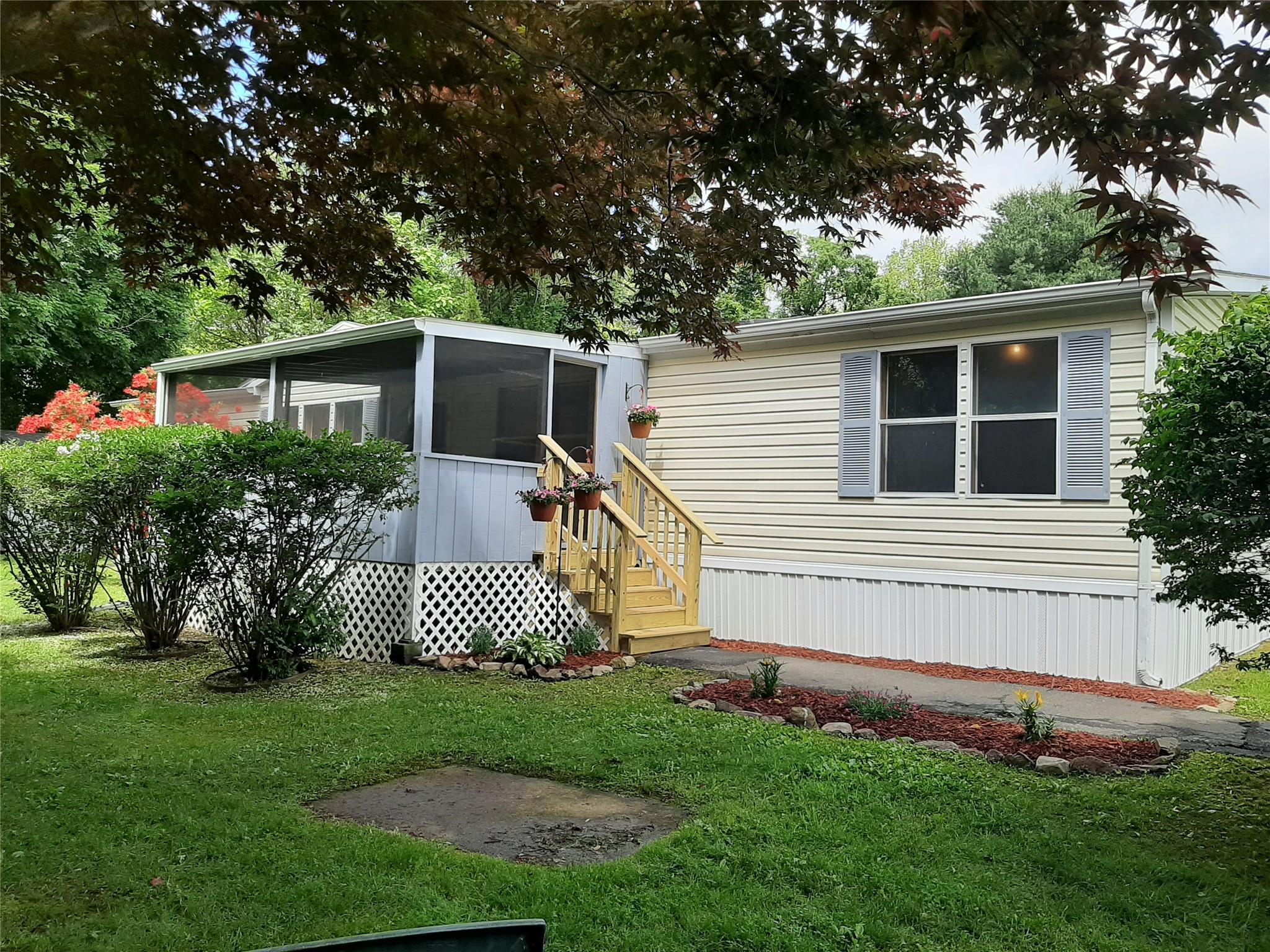 13 Pine Street, Hudson, New York image 2
