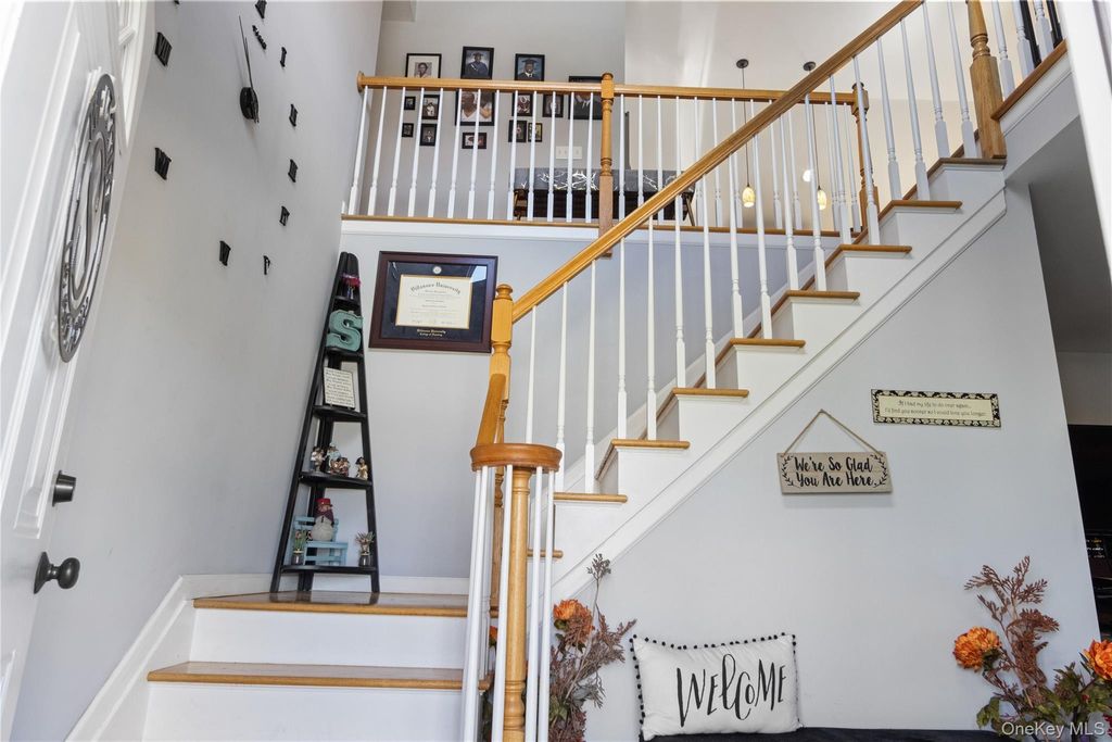 Photo of 42 Rebecca Drive, Middletown, NY 10940 (MLS # 998305)