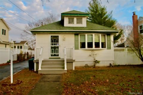 45 Merokee Place Farmingdale NY 11735