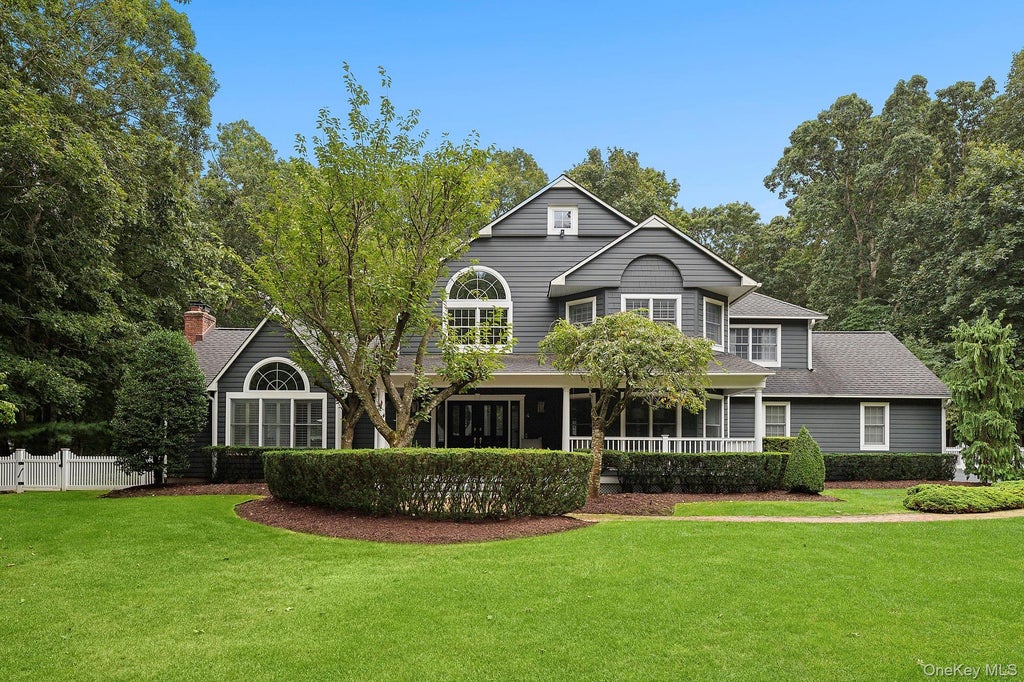 Photo of 4 Saddlebrook Lane, Manorville, NY 11949 (MLS # 1055656)