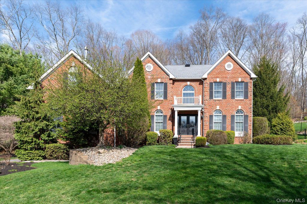 Photo of 15 Hallocks Run, Somers, NY 10589 (MLS # 985960)