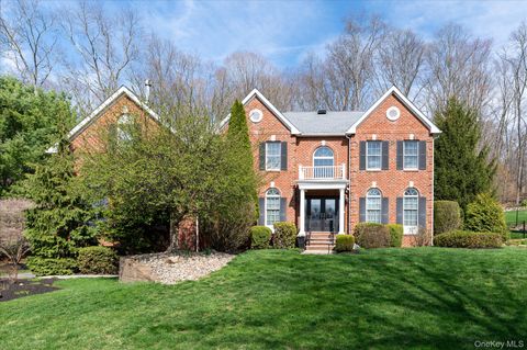 Photo of 15 Hallocks Run, Somers, NY 10589 (MLS # 985960)