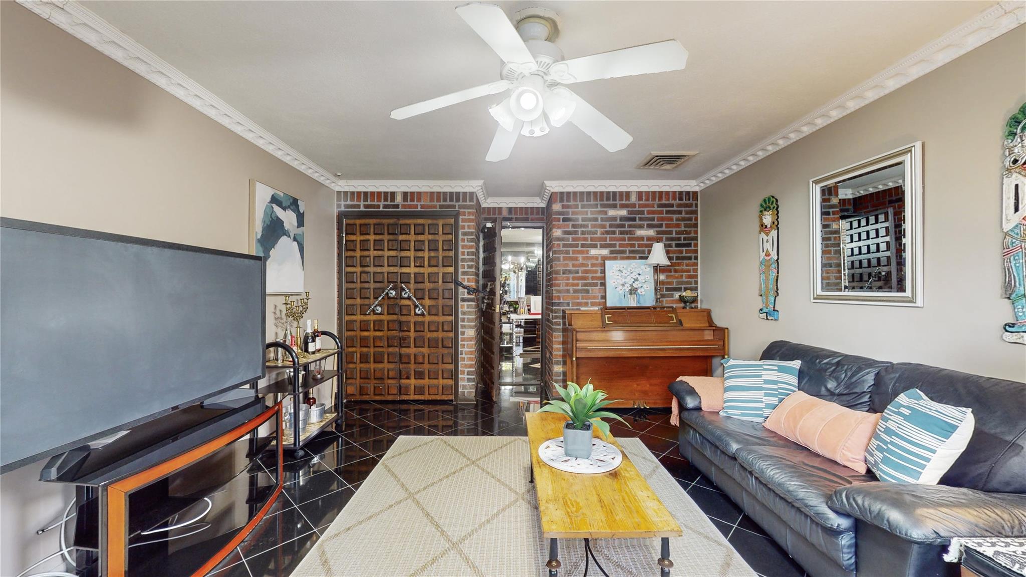 52-04 Redfield Street St, Douglaston, New York image 19