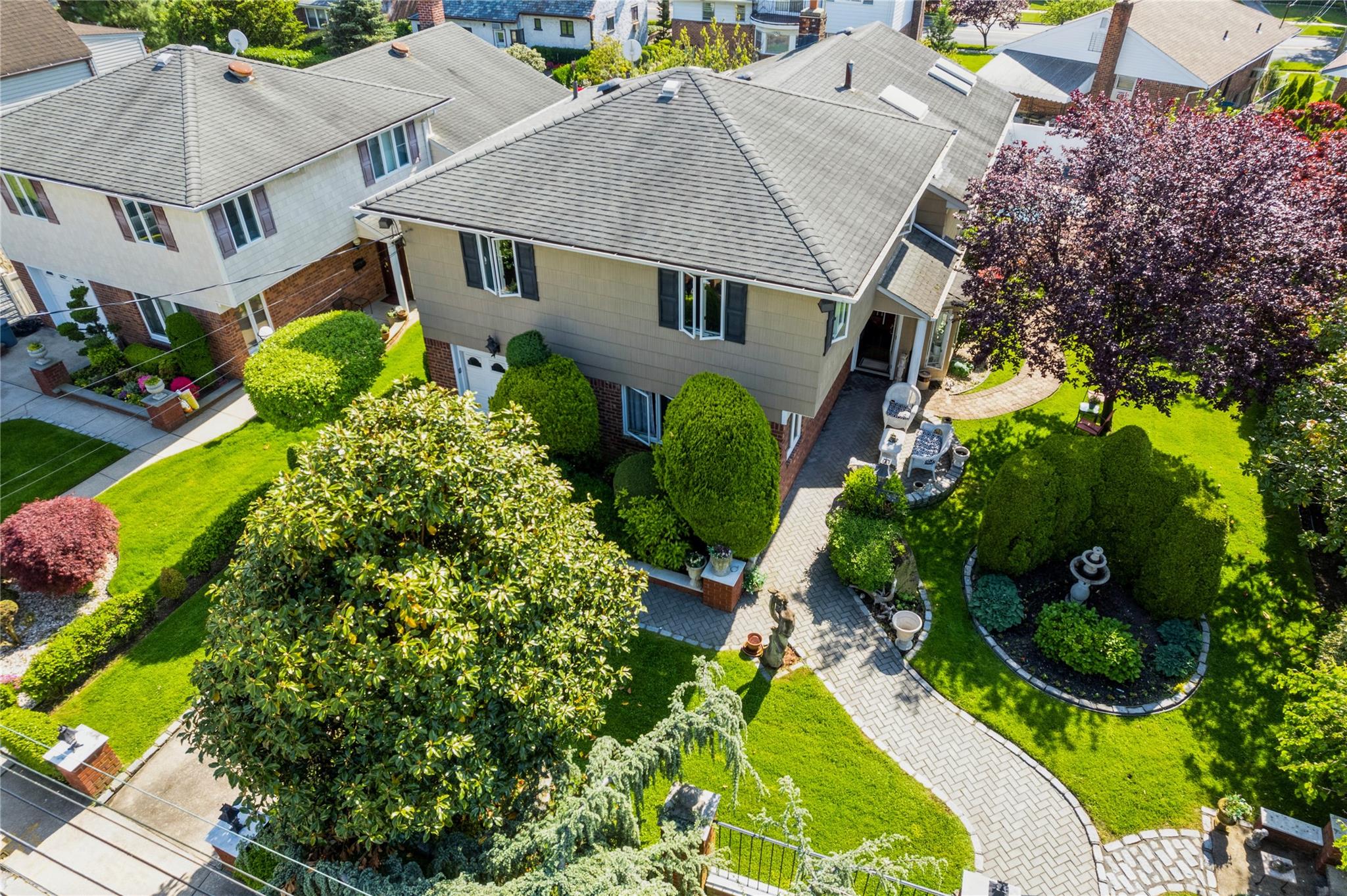 52-04 Redfield Street St, Douglaston, New York image 25