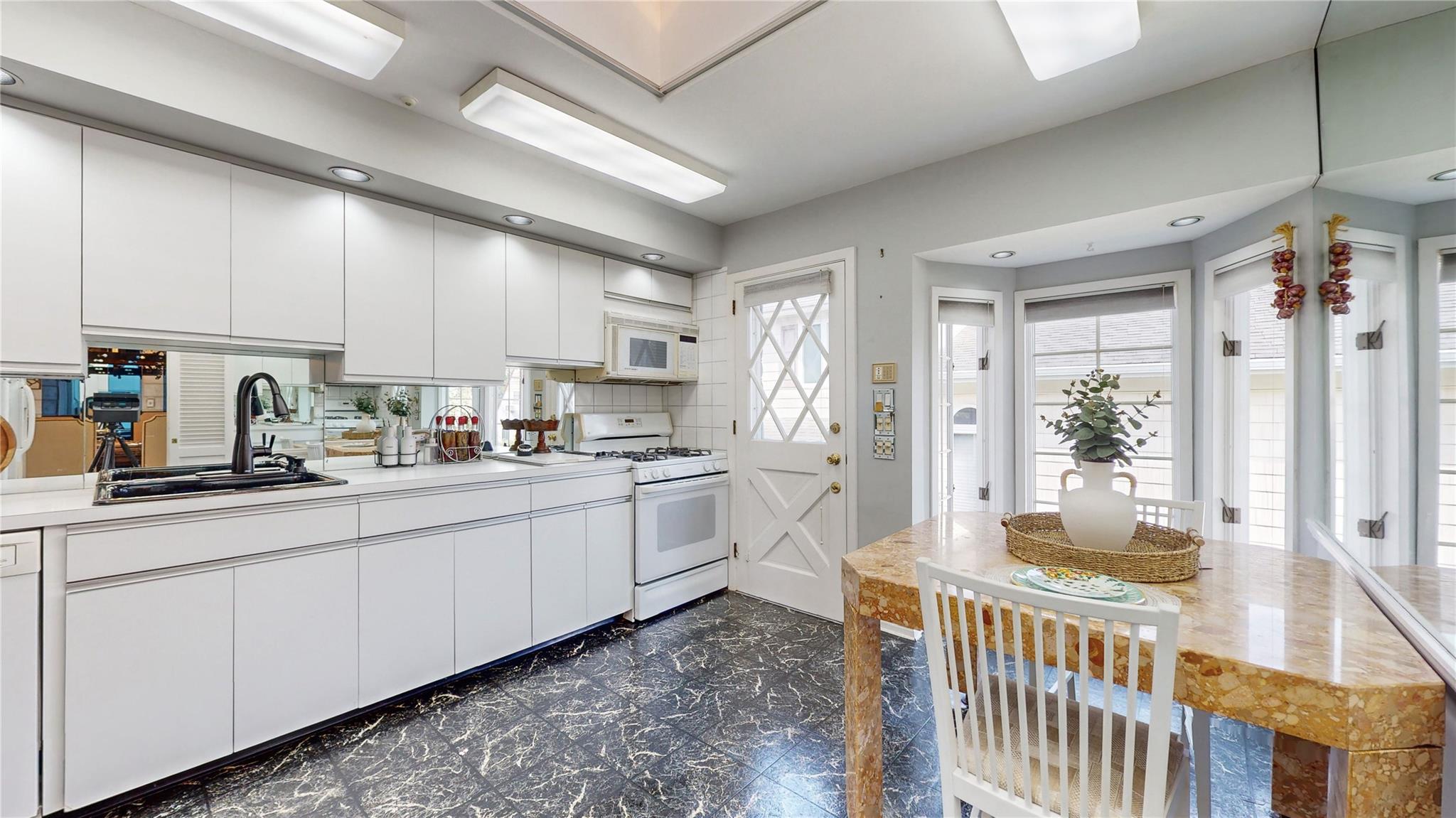 52-04 Redfield Street St, Douglaston, New York image 8