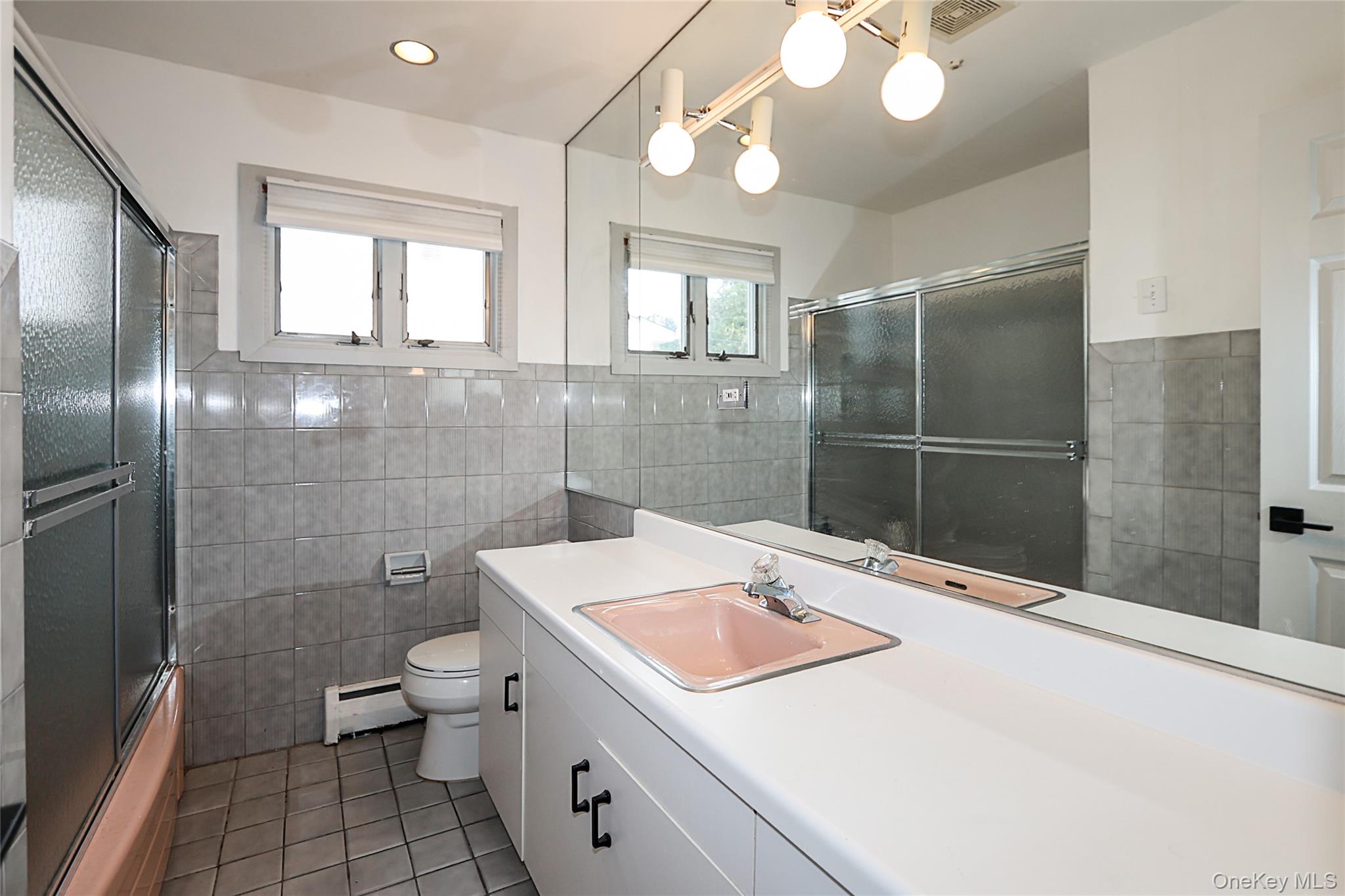 Woodbury, New York 11797, United States, 4 Bedrooms Bedrooms, ,3 BathroomsBathrooms,Residential,Active,207305