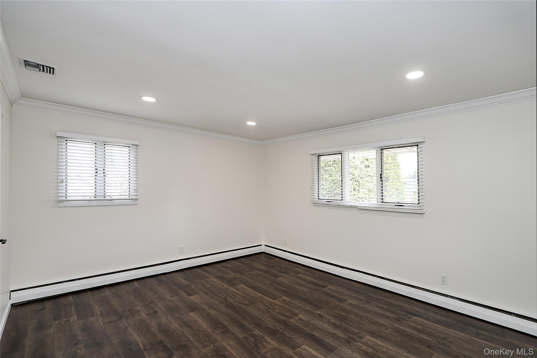 Woodbury, New York 11797, United States, 4 Bedrooms Bedrooms, ,3 BathroomsBathrooms,Residential,Active,207305