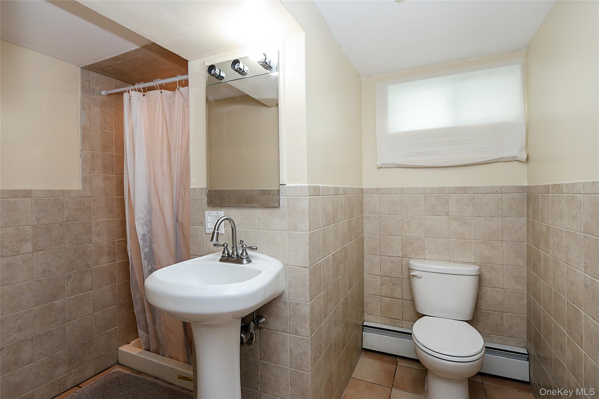 Woodbury, New York 11797, United States, 4 Bedrooms Bedrooms, ,3 BathroomsBathrooms,Residential,Active,207305