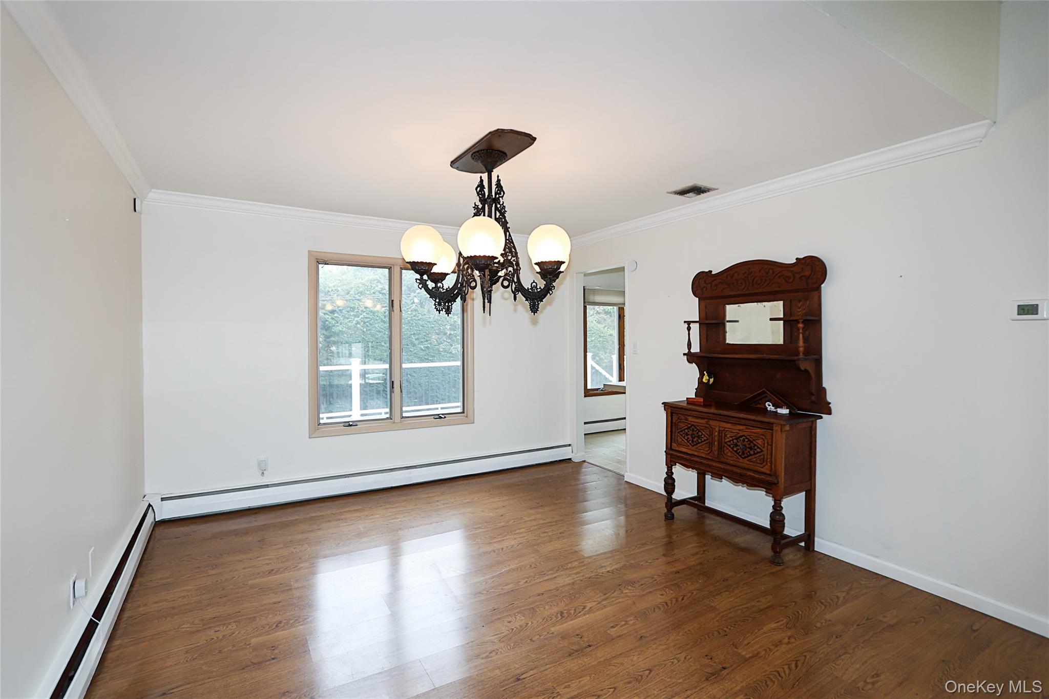 Woodbury, New York 11797, United States, 4 Bedrooms Bedrooms, ,3 BathroomsBathrooms,Residential,Active,207305