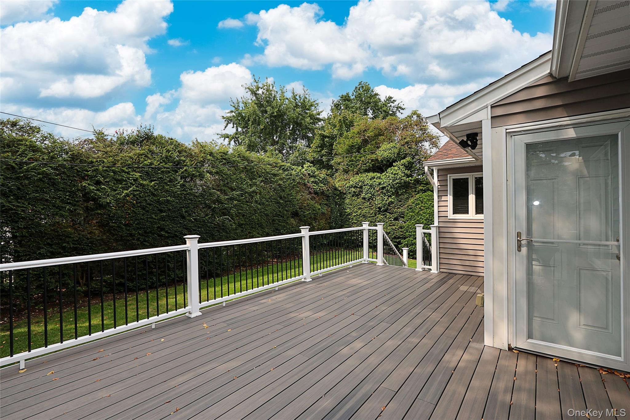 Woodbury, New York 11797, United States, 4 Bedrooms Bedrooms, ,3 BathroomsBathrooms,Residential,Active,207305