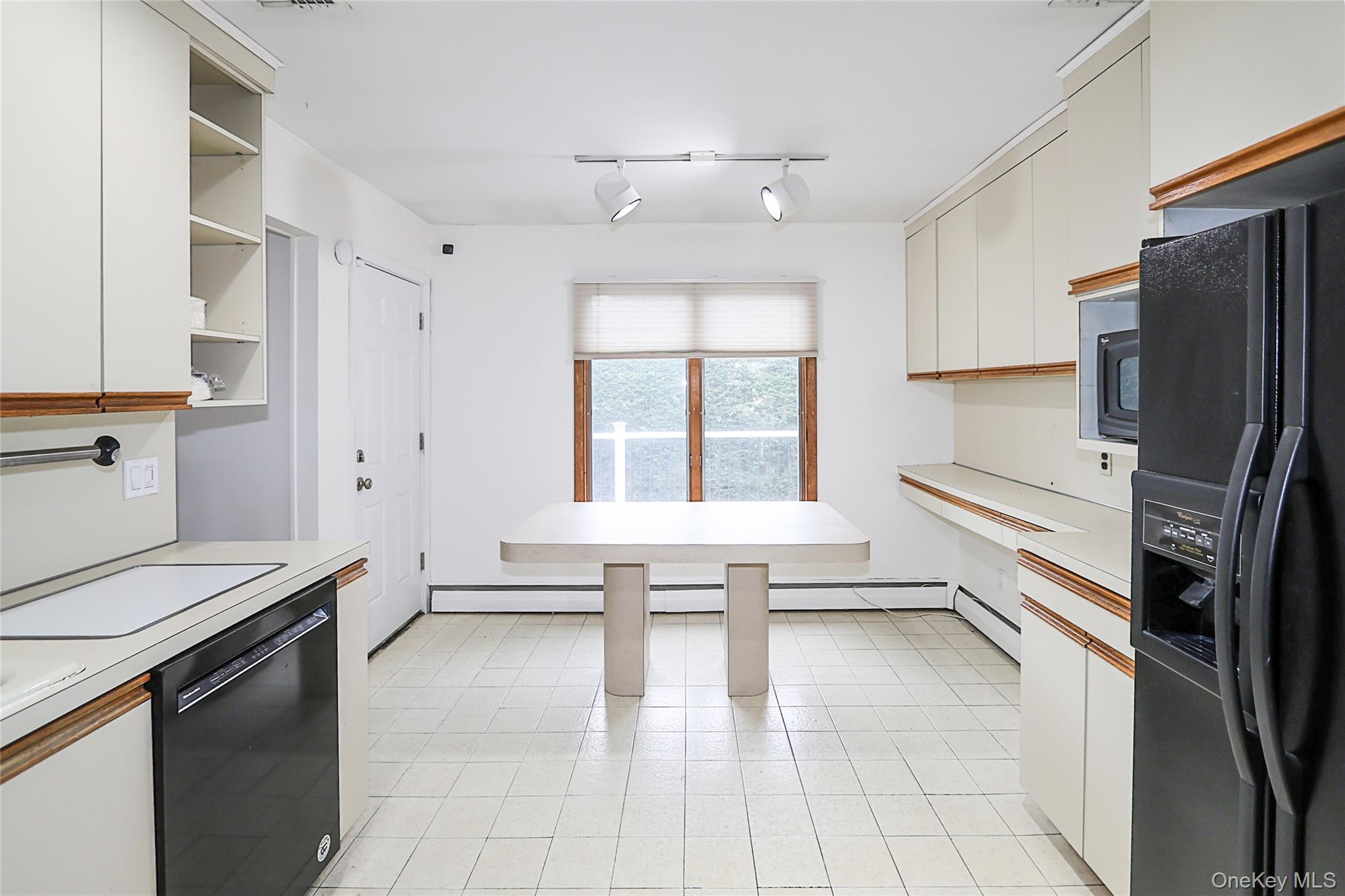 Woodbury, New York 11797, United States, 4 Bedrooms Bedrooms, ,3 BathroomsBathrooms,Residential,Active,207305