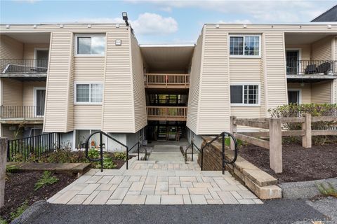 615 Fox Run Lane Carmel NY 10512