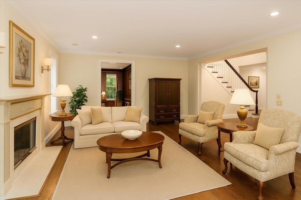 17 Rose Hill Drive, Manhasset, New York image 5