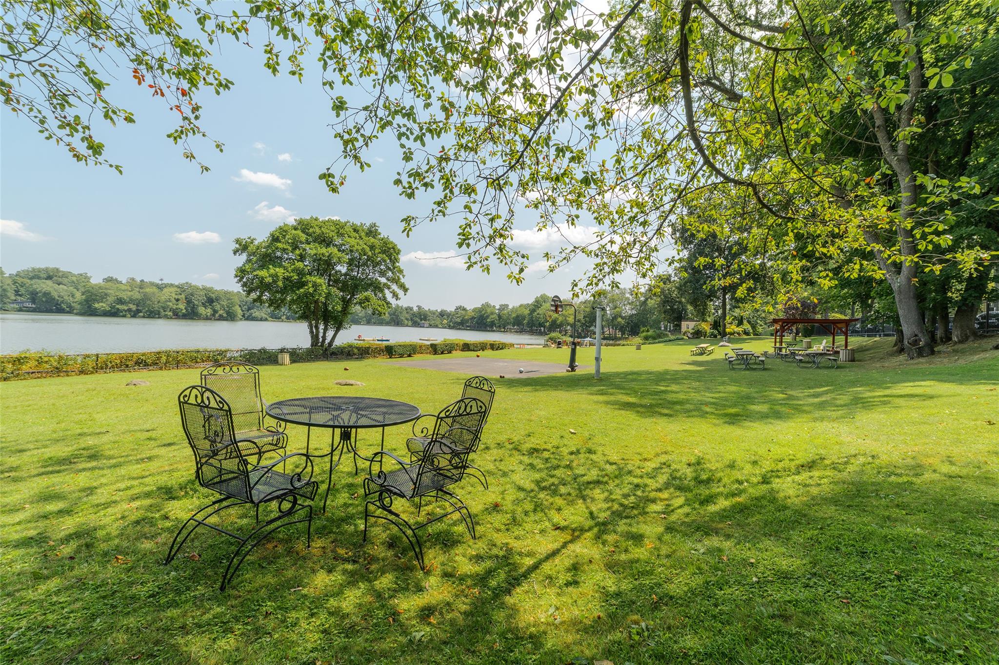 32 Manchester Road Rd #UNIT B26, Eastchester, New York image 3