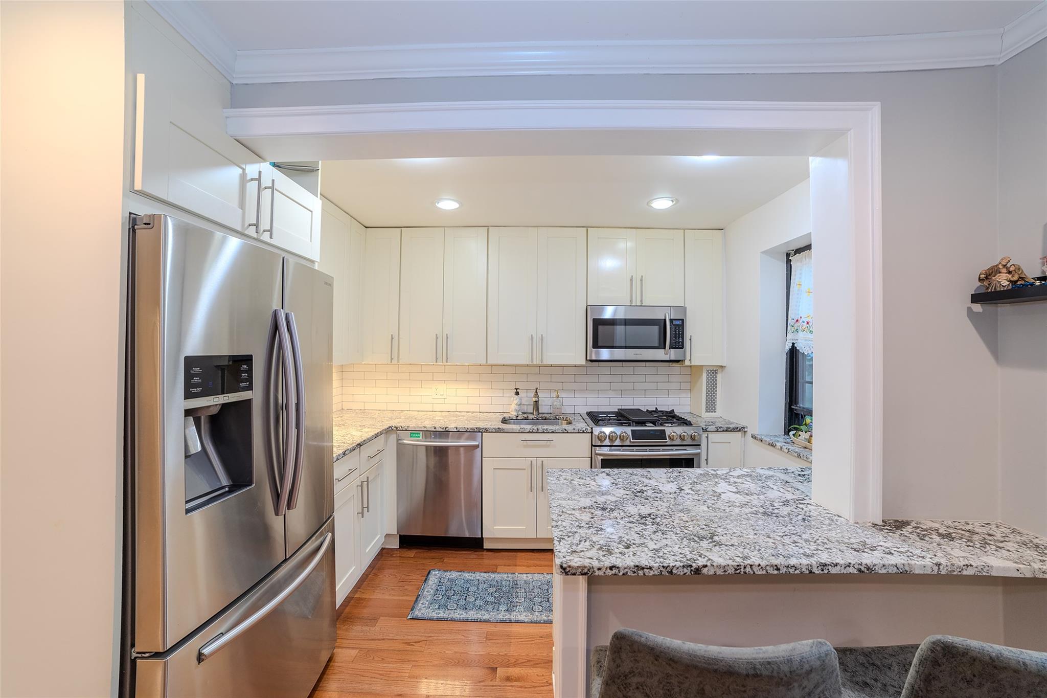 32 Manchester Road Rd #UNIT B26, Eastchester, New York image 6