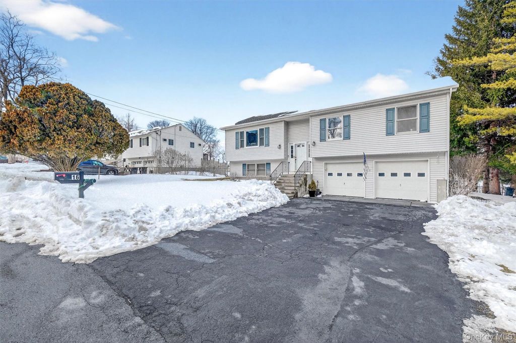 Photo of 16 Darlene Drive, Poughkeepsie, NY 12601 (MLS # 963292)