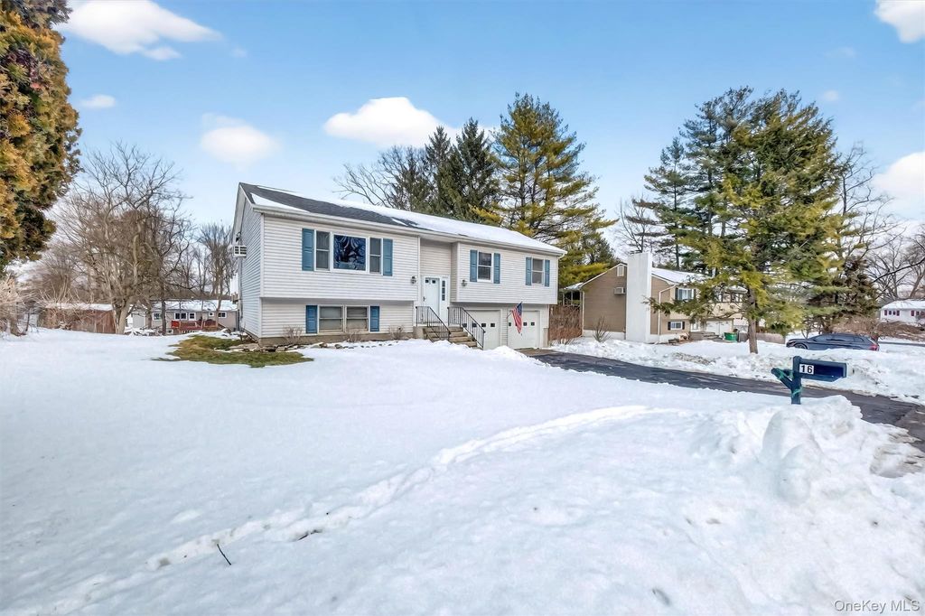 Photo of 16 Darlene Drive, Poughkeepsie, NY 12601 (MLS # 963292)