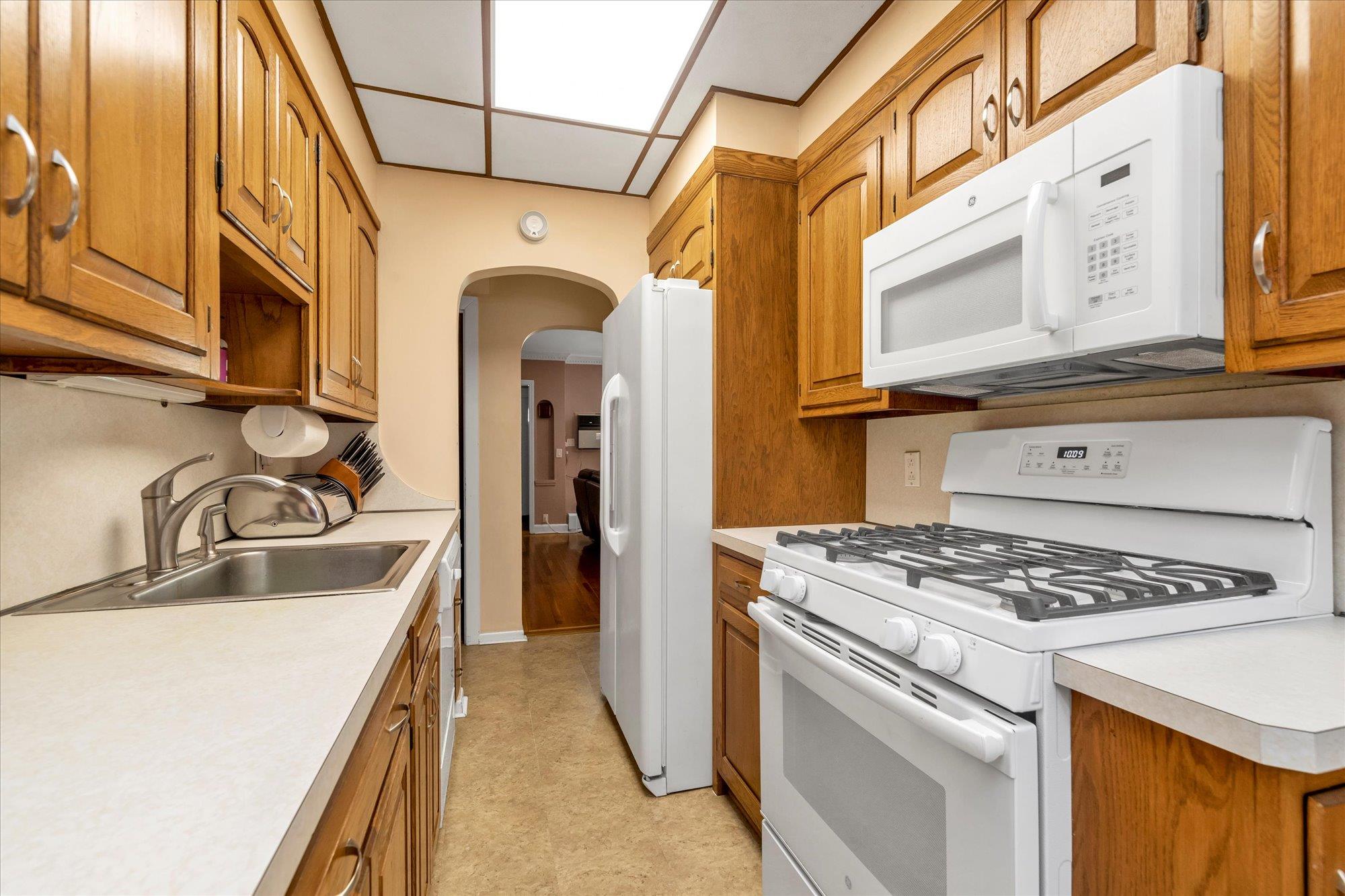 7714 W 83rd Street, Glendale, Florida image 3