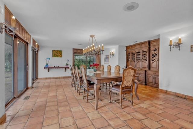 8 Plaka Court