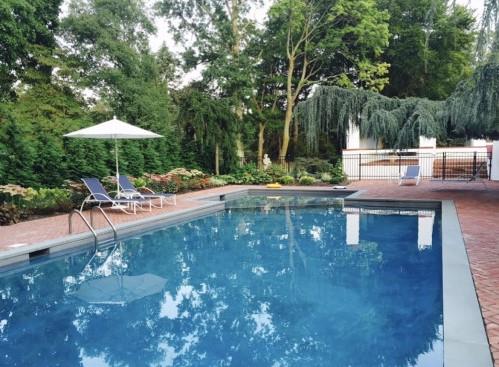 8 Plaka Court
