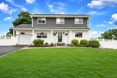 Photo of 62 Oneida Avenue, South Setauket, NY 11720 (MLS # 1019373)