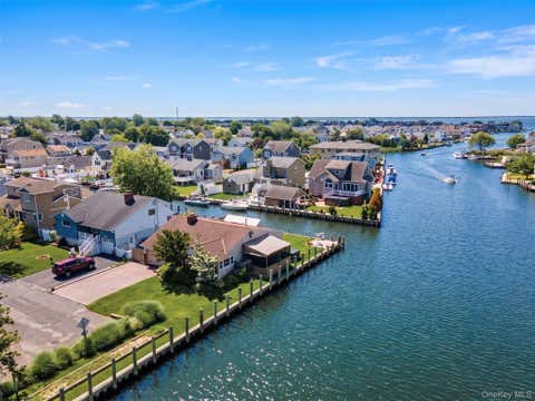 Homes For Sale - 34 Cape Road<br/> Amityville, NY 11701