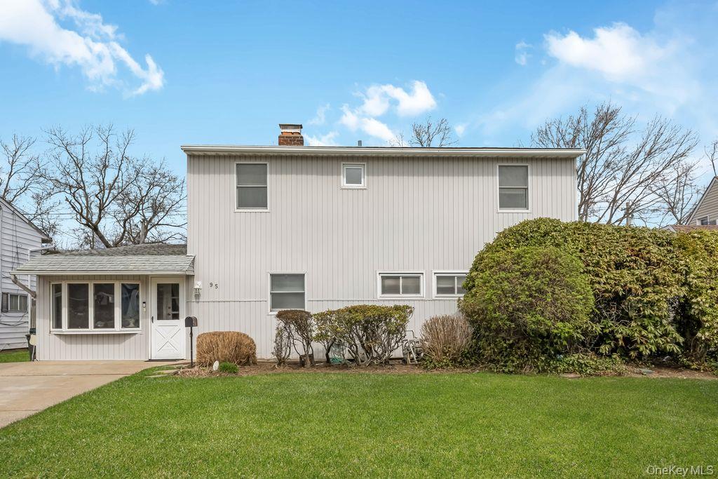 95 Elm Drive N