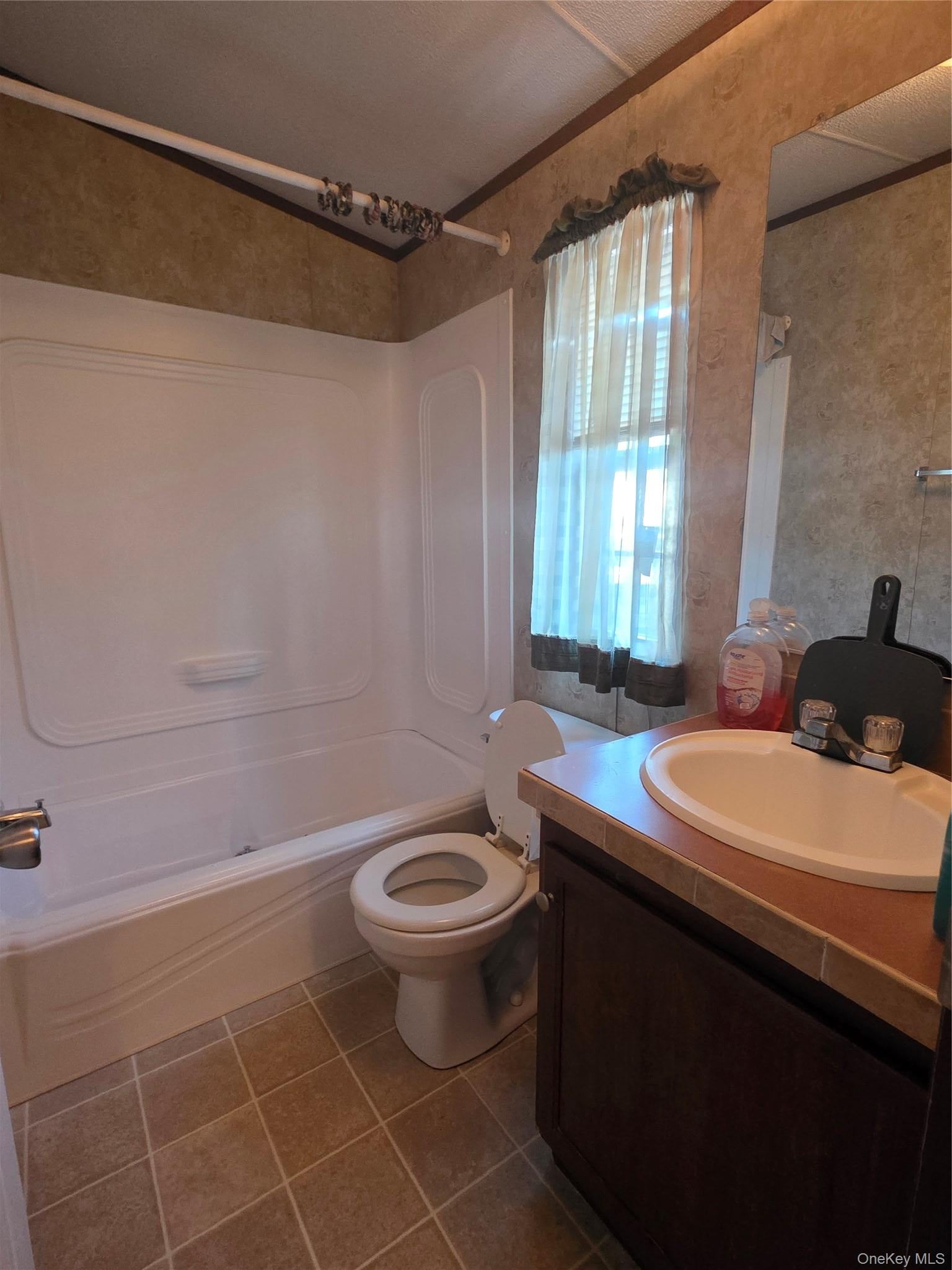 37 Hubbard Avenue 12