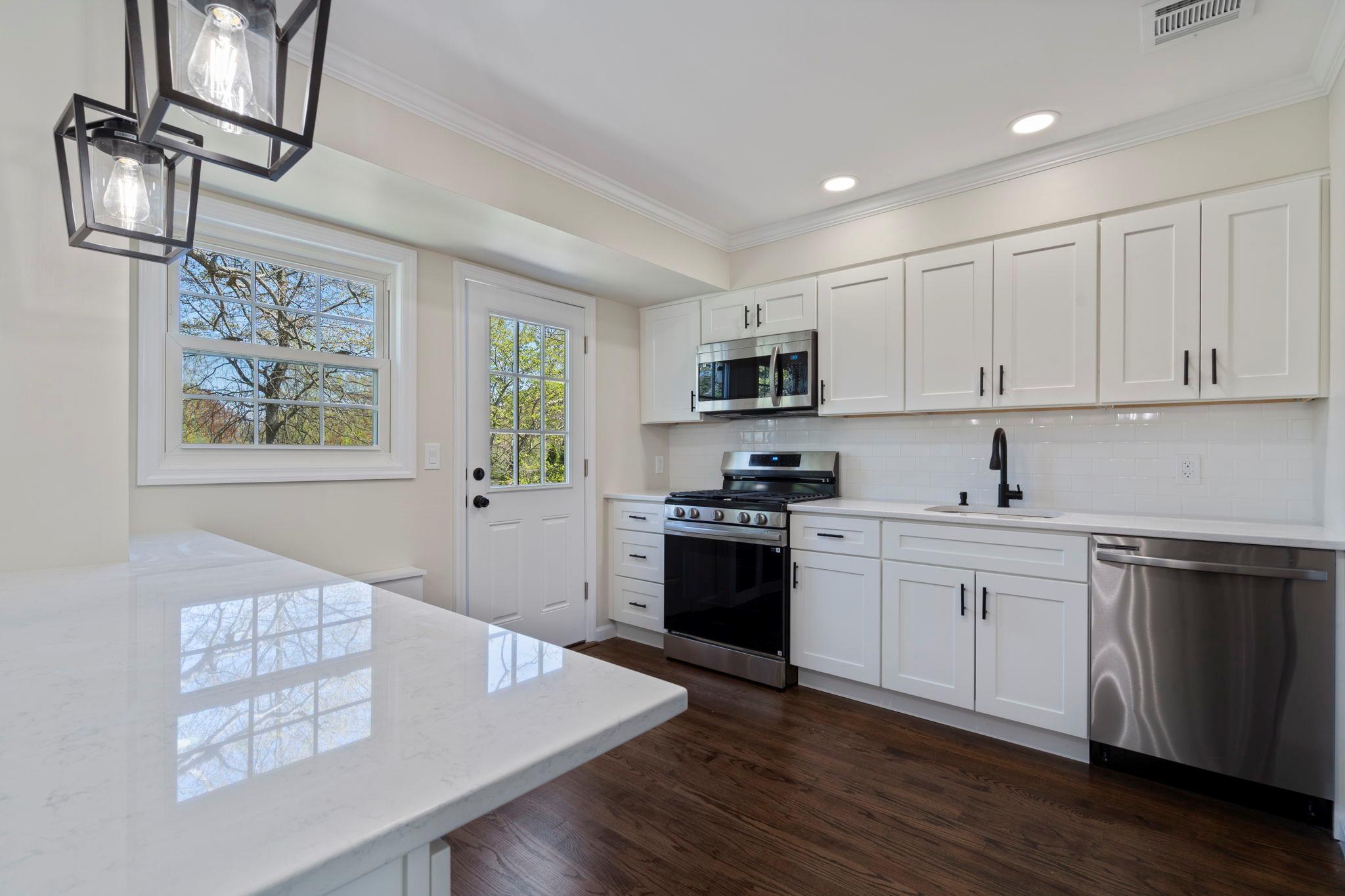 60 Block Boulevard, Massapequa Park, New York image 4