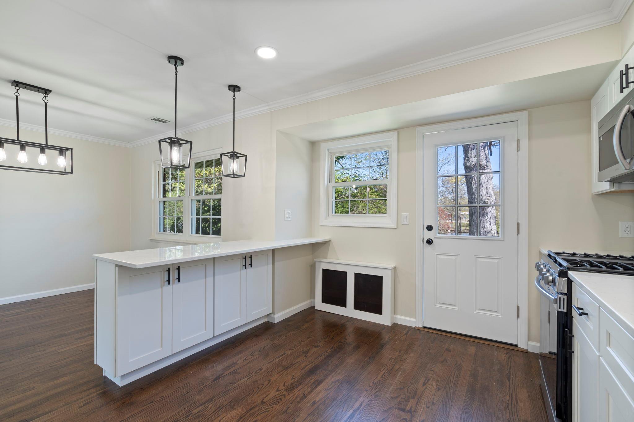 60 Block Boulevard, Massapequa Park, New York image 5