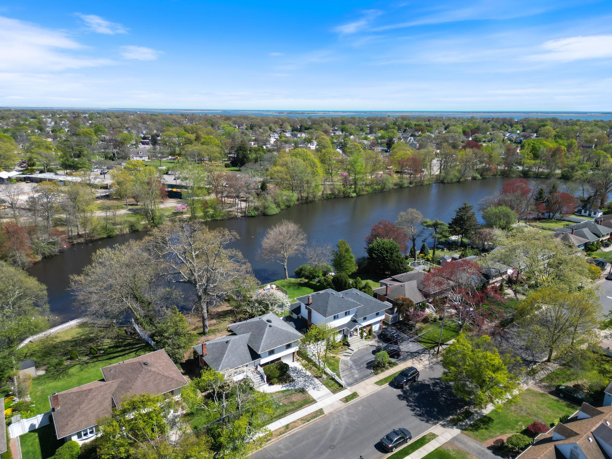 60 Block Boulevard, Massapequa Park, New York image 2