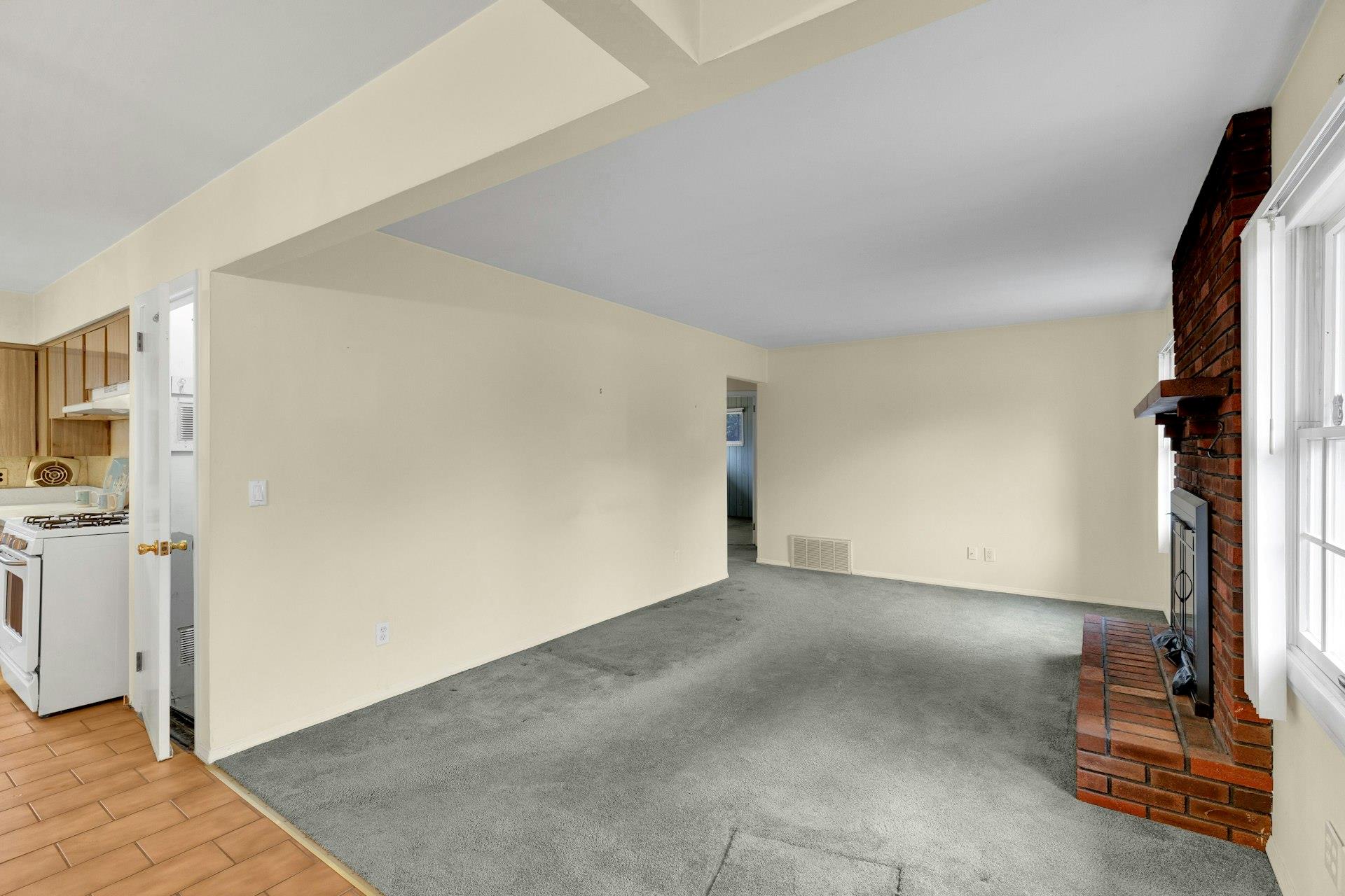 7 Howell Place, Speonk, New York image 5