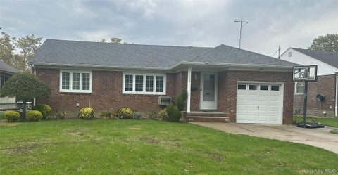 Photo of 109 Elm Lane, New Hyde Park, NY 11040 (MLS # 1062740)