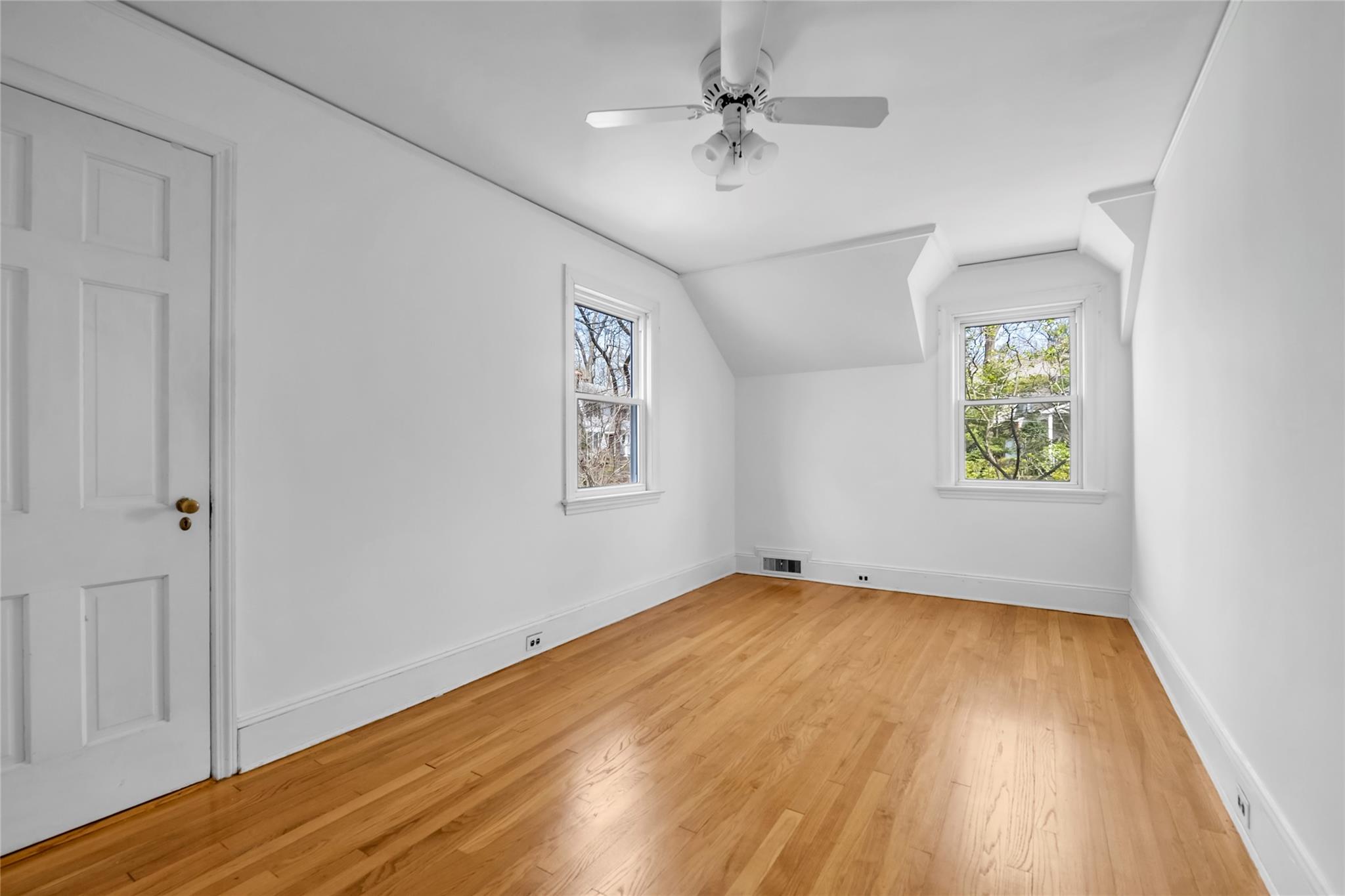 9 Chelsea Drive, Port Washington, New York image 17