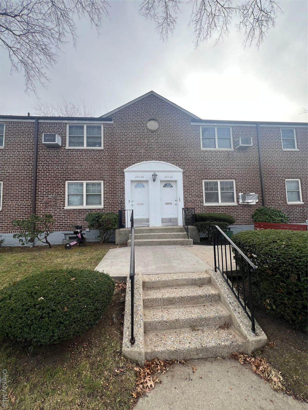 Photo of 253-04 60th Ave Ave #Upper, Little Neck, NY 11362 (MLS # 942453)