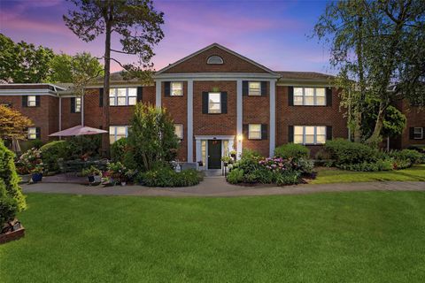 Photo of 135-2 S Highland Avenue #B5, Ossining, NY 10562 (MLS # 884367)
