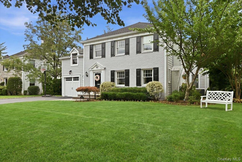 Photo of 60 Kenwood Road, Garden City, NY 11530 (MLS # 1039129)