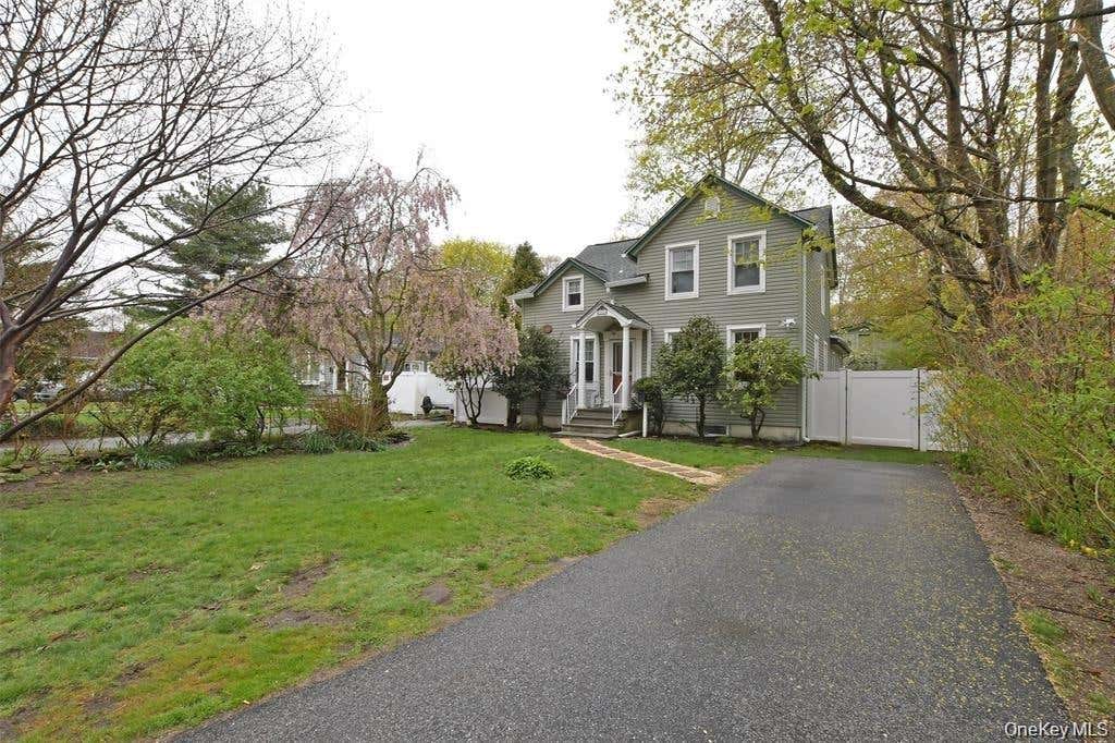 Photo of 144 Division Avenue, West Sayville, NY 11796 (MLS # 1029289)