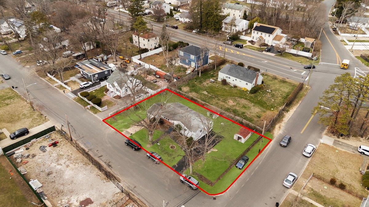 121 Arlington Avenue, Wyandanch, New York image 22